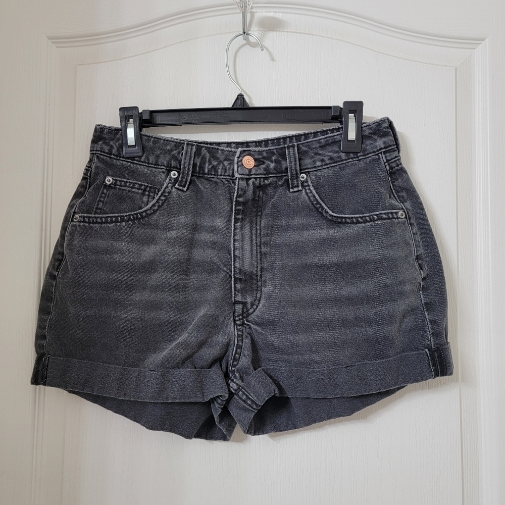 Divided By H&M Washed Black Size 8 Denim Cuffed Hem Shorts Gently Used Condition